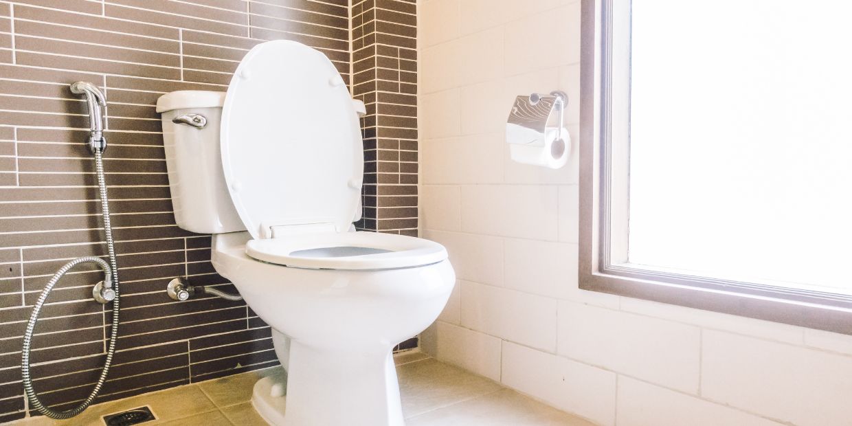 How do you know when a toilet needs to be replaced